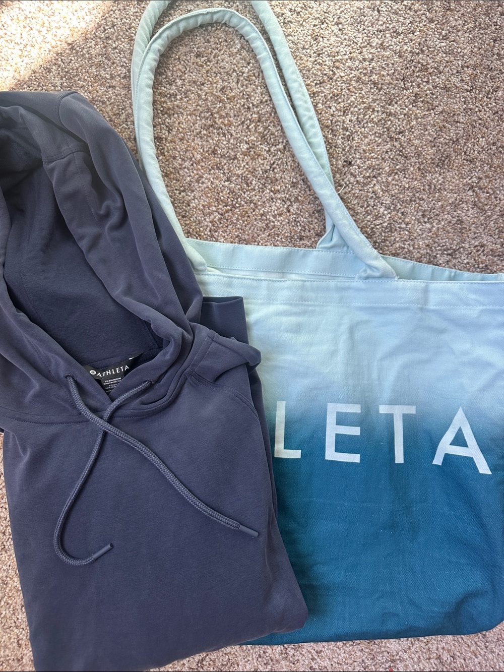 🌊🧜‍♀️ Athleta Seasoft Bubble Hem Hoodie and tote!